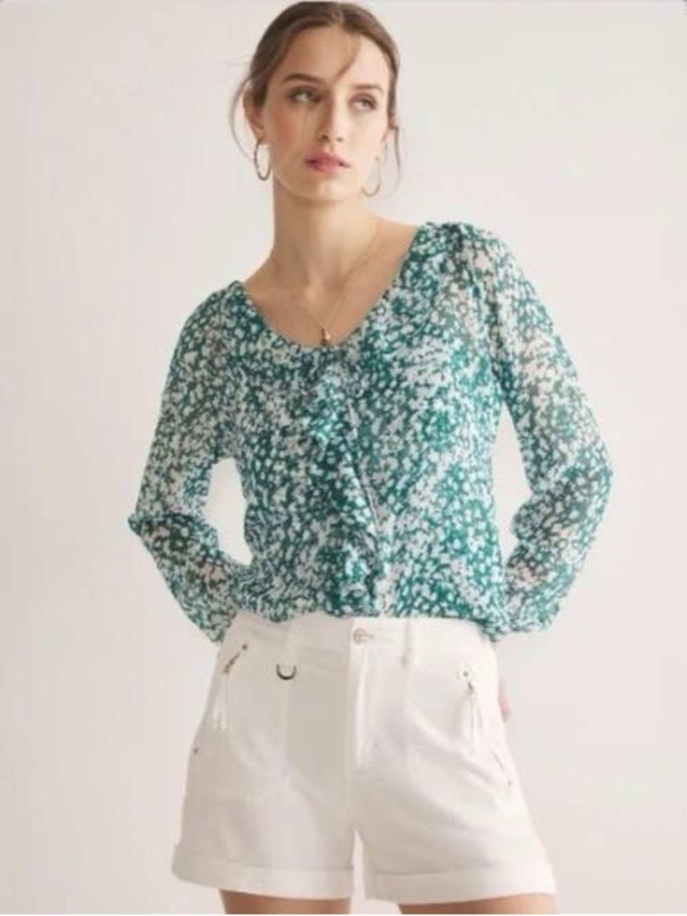 White House Black Market Ruffle Front Top Sz L Floral Tropical Boho Puff Sleeves